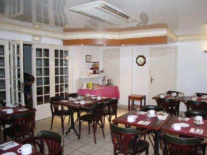Brit Hotel Cherbourg Esterno foto