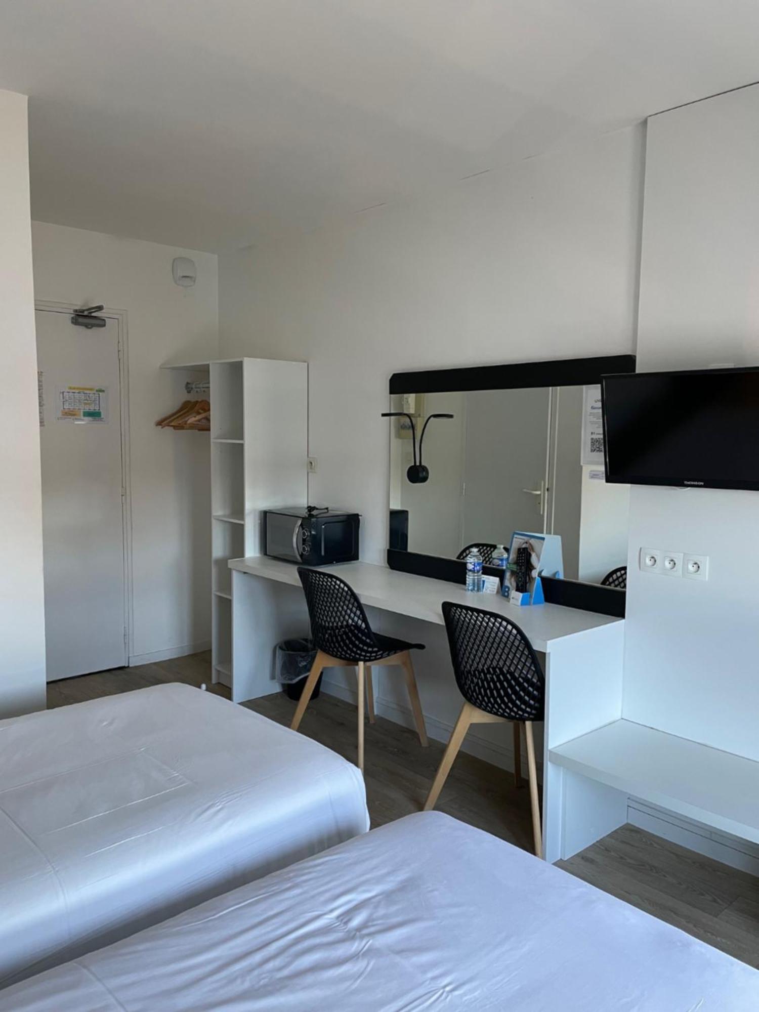 Brit Hotel Cherbourg Esterno foto