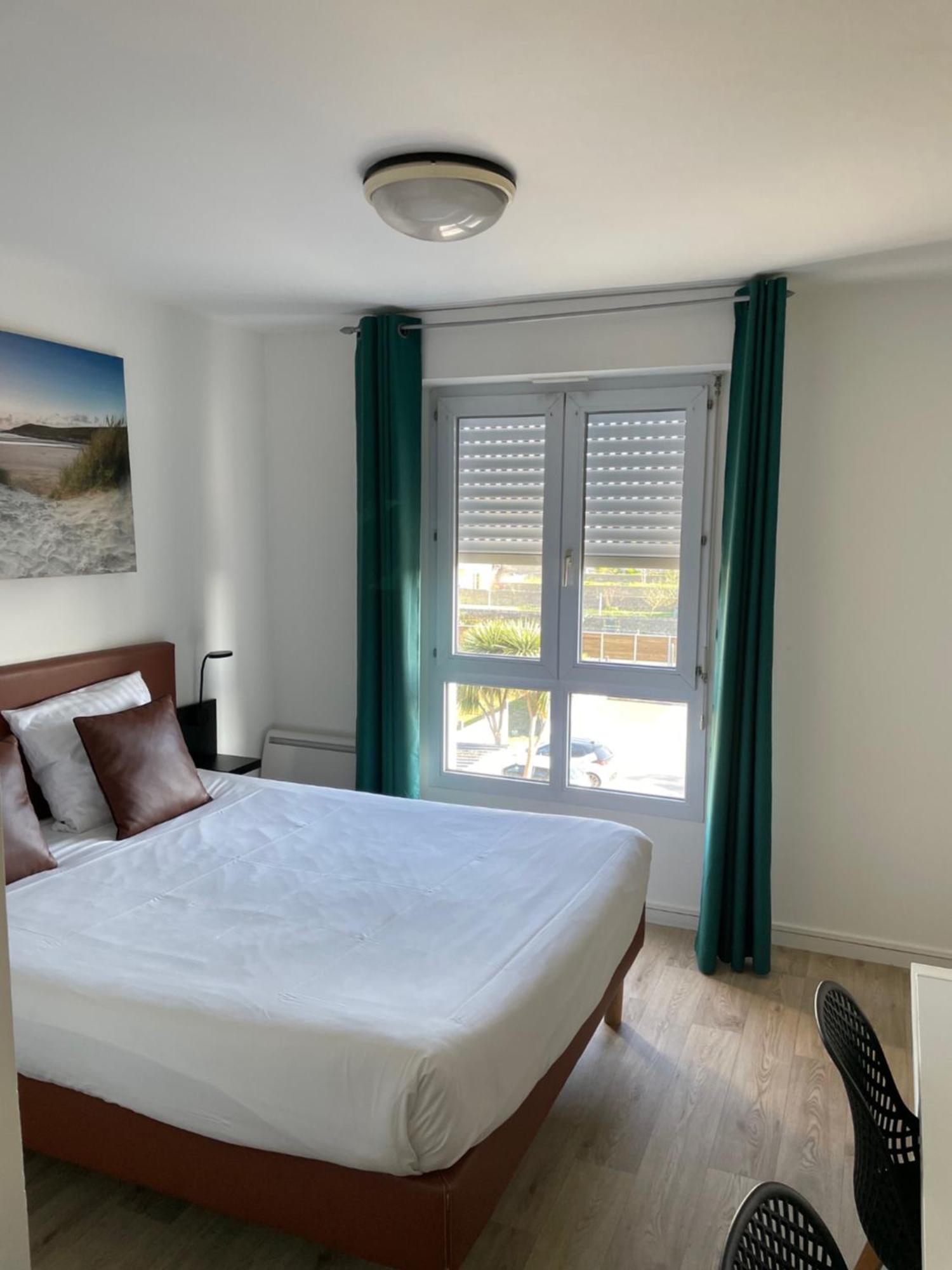 Brit Hotel Cherbourg Esterno foto