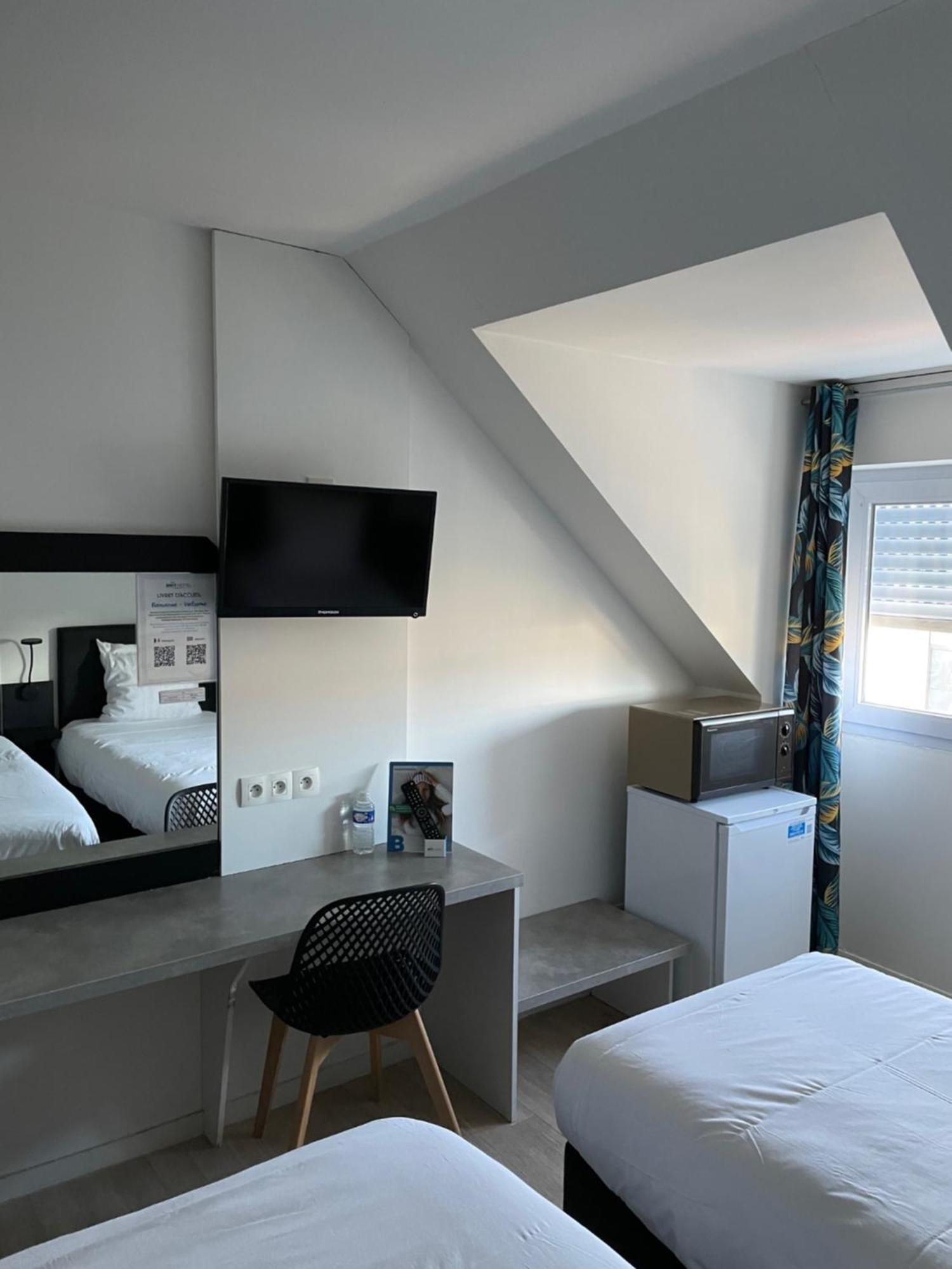 Brit Hotel Cherbourg Esterno foto