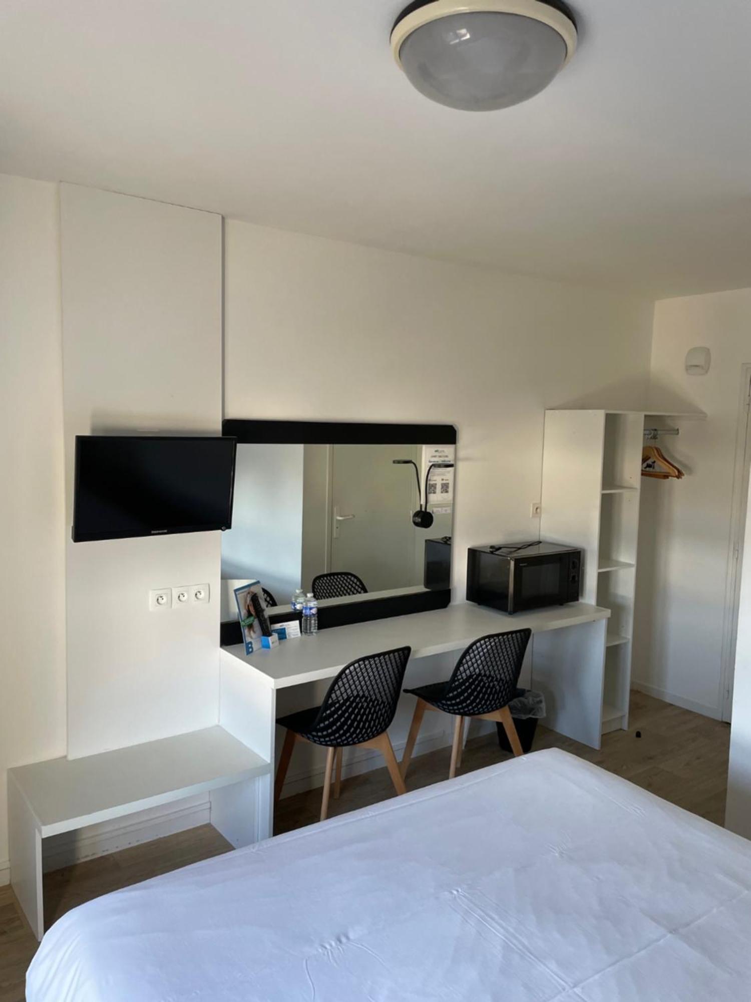 Brit Hotel Cherbourg Esterno foto