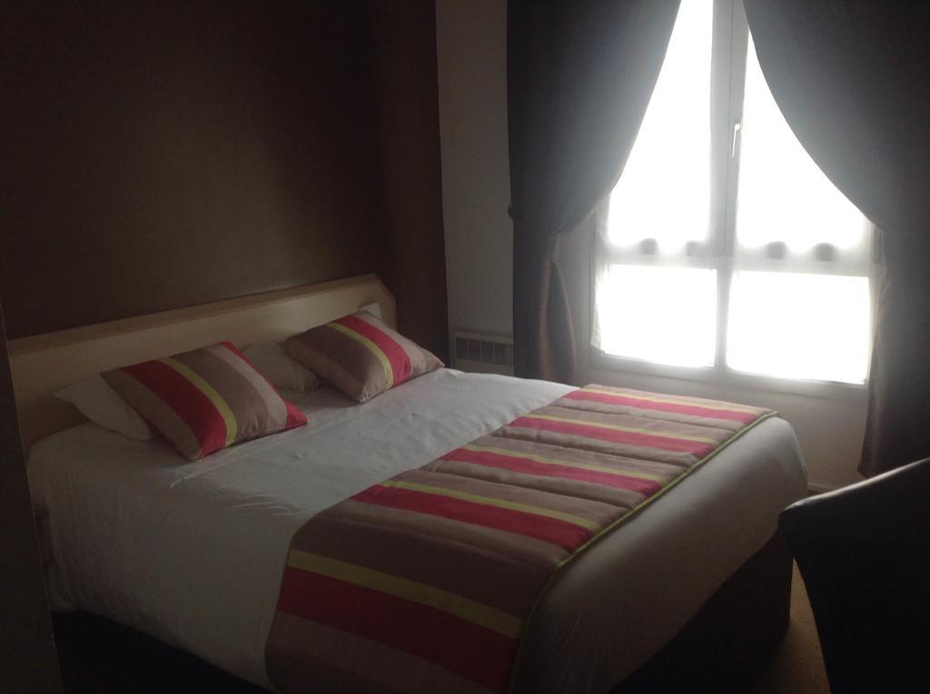 Brit Hotel Cherbourg Camera foto