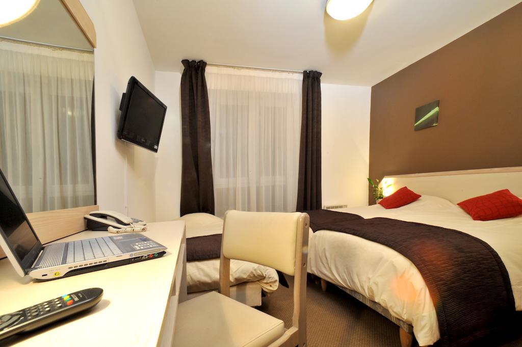 Brit Hotel Cherbourg Camera foto