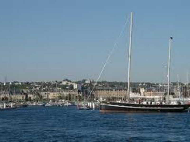 Brit Hotel Cherbourg Esterno foto