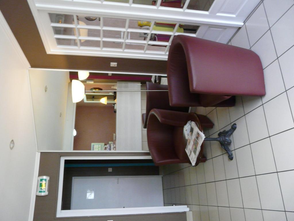 Brit Hotel Cherbourg Esterno foto